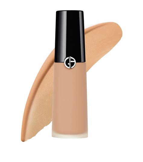 luminous silk concealer armani.